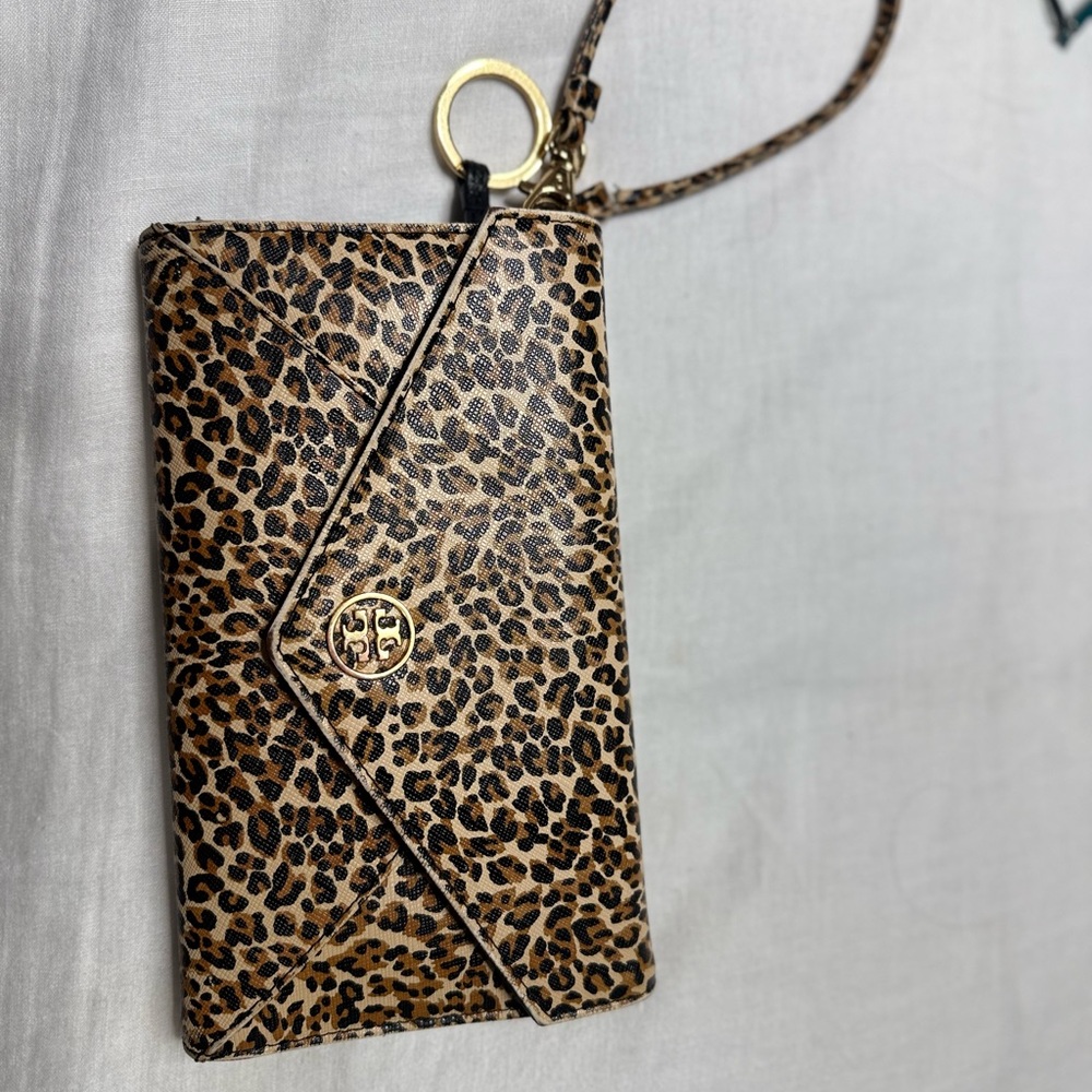 Tory Burch Brown Leopard Print Case